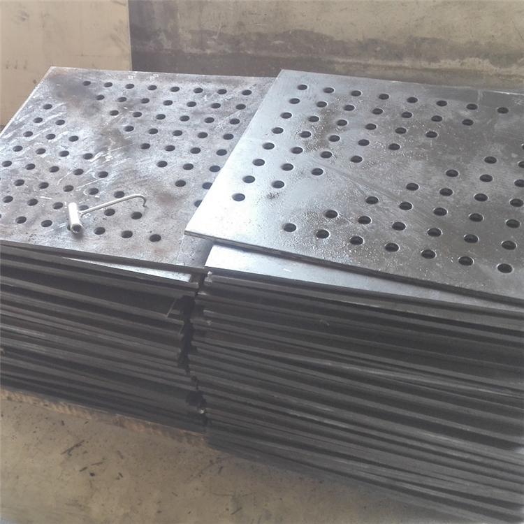 錳板沖孔網(wǎng)2.jpg