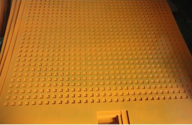 噴塑沖孔網(wǎng)的廣泛用途有哪些